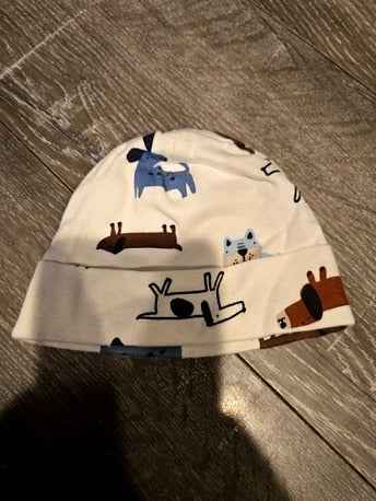 White with dogs Gerber Hat, 0-6M B