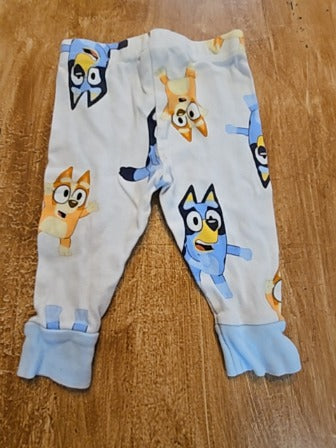 White/blue Bluey Bluey 2 piece pjs, 12M B