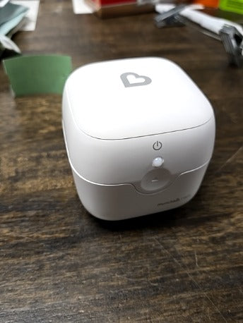 White Munchkin Mini Portable UV Sterlilizer
