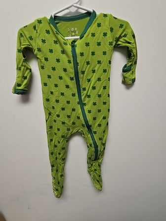 Green KicKee Pants 4 leaf clover sleeper, 3M B