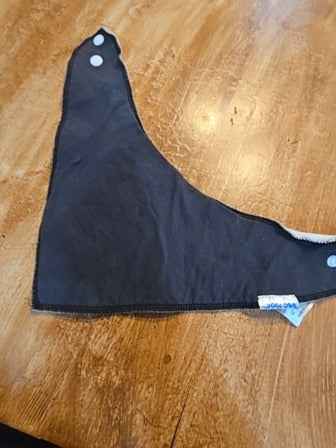 Black Yoofoss Bib