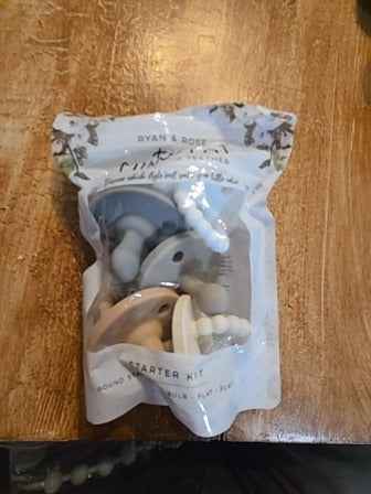 Turq Ryan & Rose Pacifier 5 pack