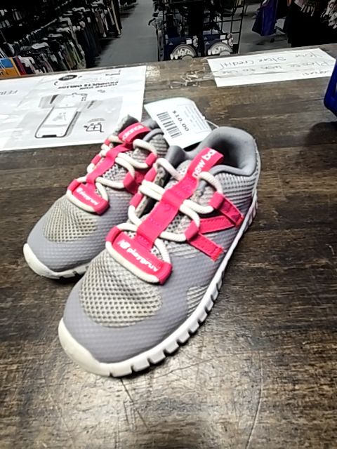 Grey/Pink New Balance Sneakers, 9C G