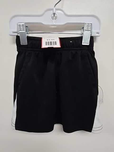 Black/White Garanimals Shorts, 2T B
