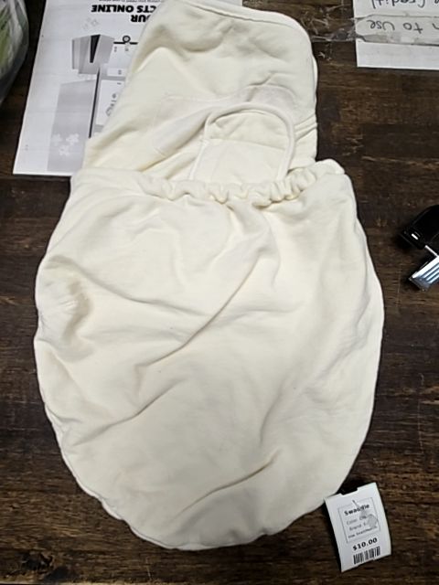 Cream Ergo Swaddle, Small/Medium