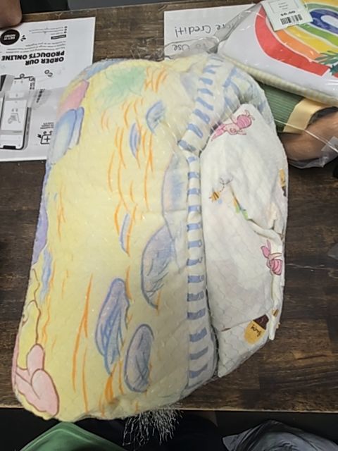 cream/blue/green Disney Winnie The Pooh Blanket/Crib Sheet