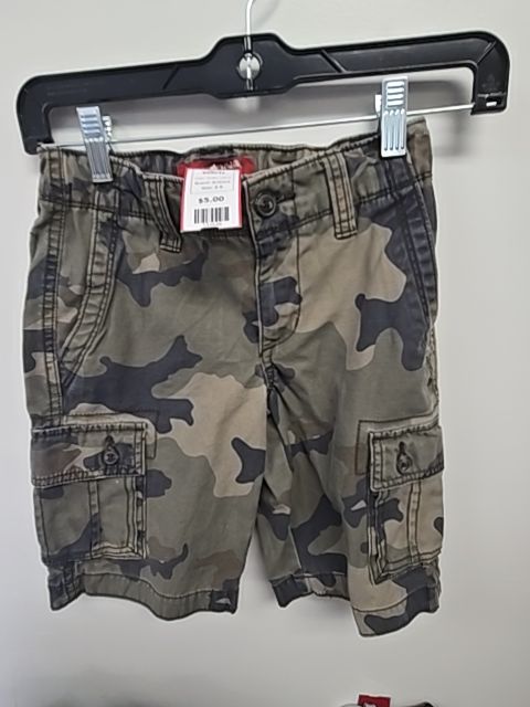 Green Camo Arizona Shorts, 8 B