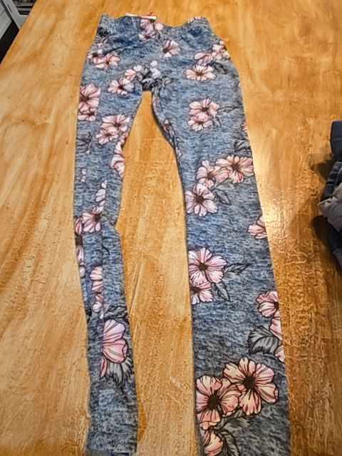 Grey/Pink Flowers 1st Kiss Girls Leggings, 7 G