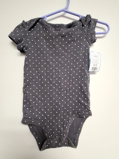 Grey/White Polka Dot Carters Onesie, 9M G