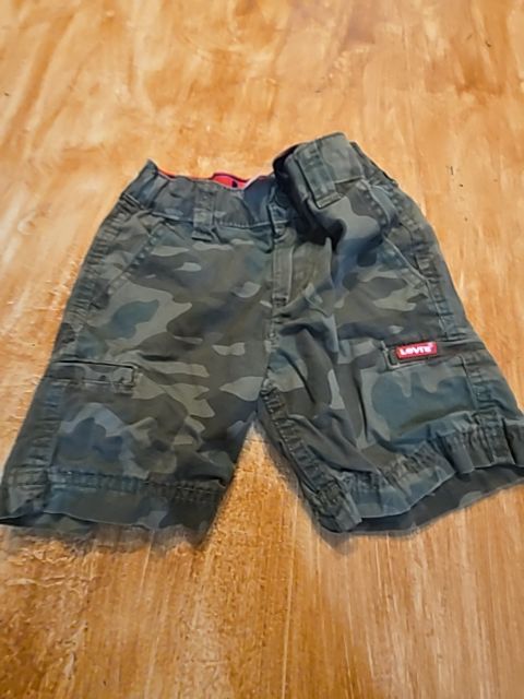 Green Camo Levi's Shorts, 3T B