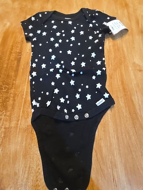 Black/White Stars Gerber Onesie, 6M B