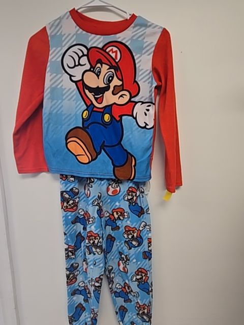 Red/Blue Mario Pjs, 8 B