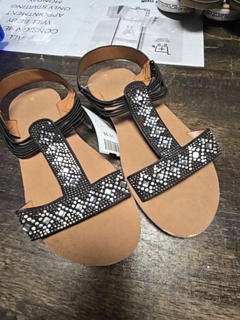 Tan/Black Adrienne Vittadini Sandals, 3Y G