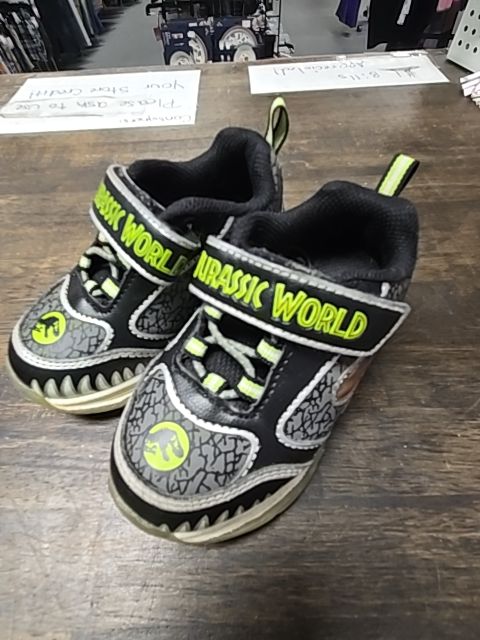 Green/Black  Light Up Dinosaur Sneakers, 7 B