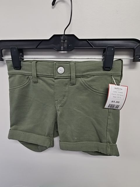 Green Old Navy Shorts, 5T G