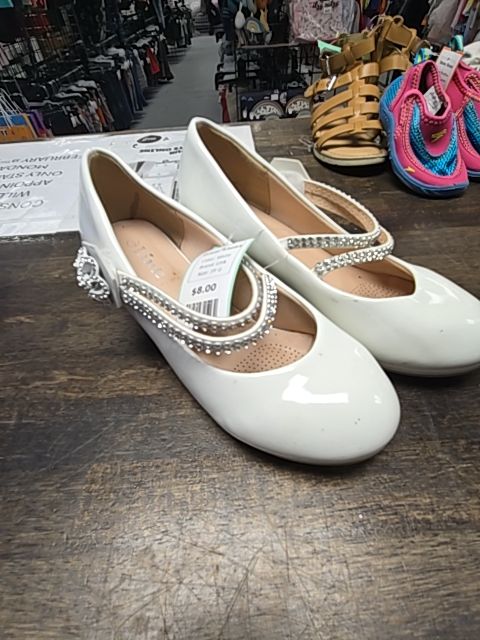 White Link Dress Shoes, 3Y G