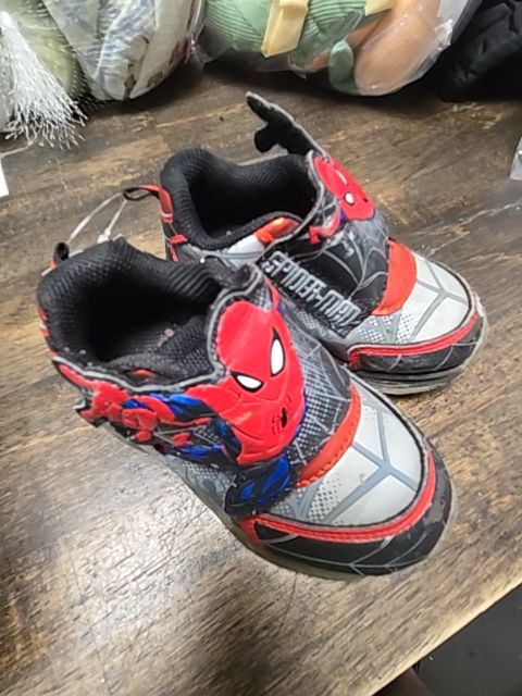 black/red  Light Up Spiderman Sneakers, 7 B