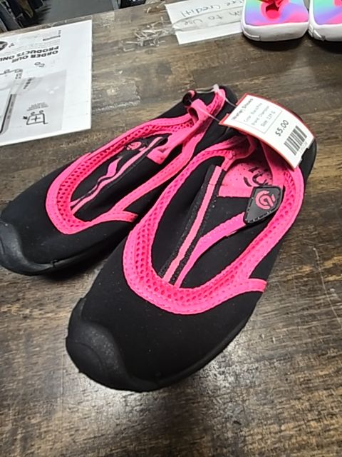 Black/Pink Champion Water Shoes, 13Y G