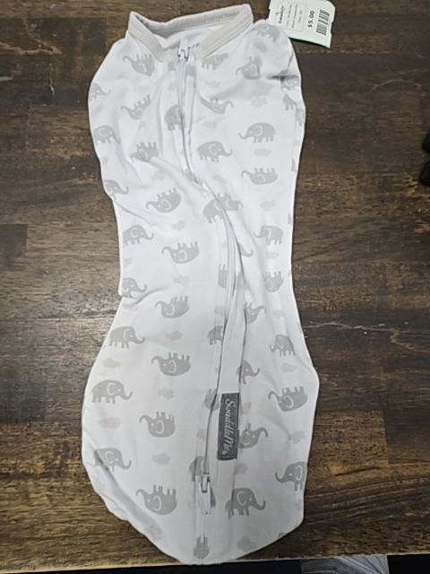 White/Grey Swaddle Me Swaddle, NB
