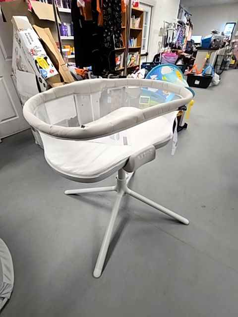 Halo Halo bassinest 3.0 soothing swivel