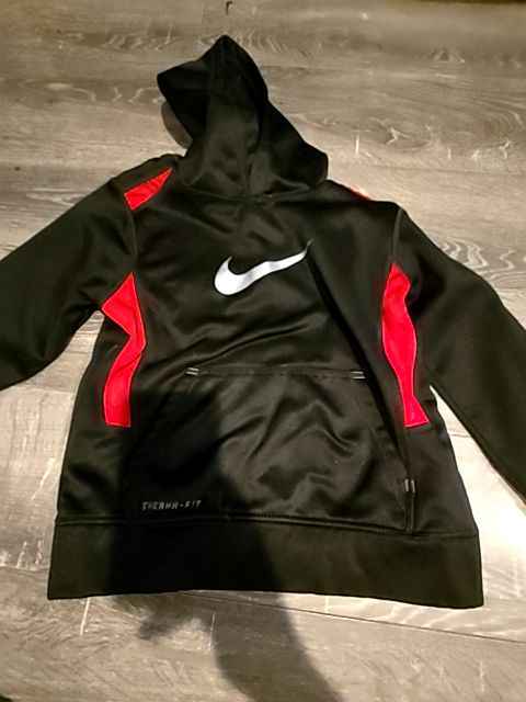 Black/red Nike Nike hoodie, 6 B