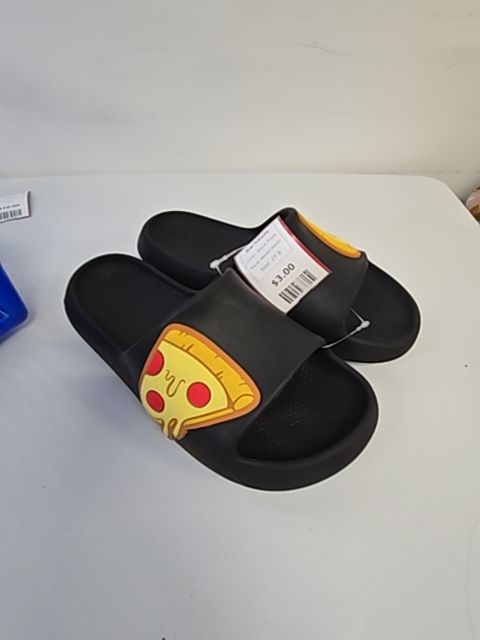 Black Pizza Wonder Nation Sandals, 2Y B