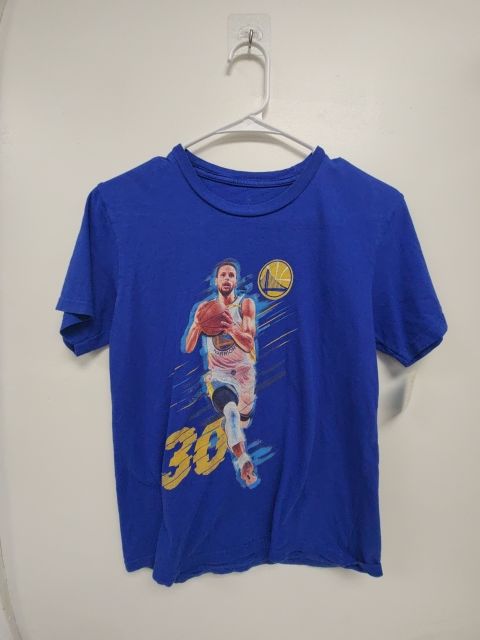 blue  tshirt, 7 B