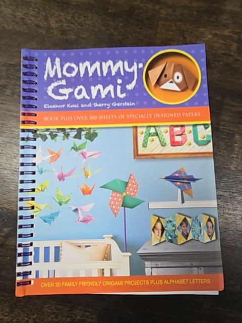 Mommy-Gami Book