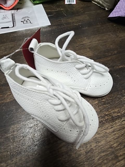 White  Sneakers, 2C B