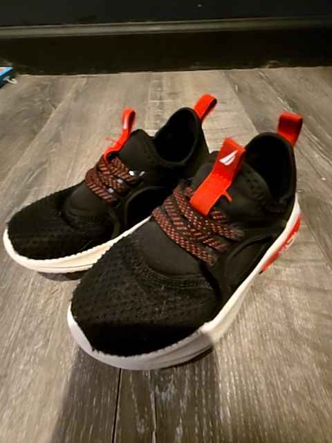black/red Nautica Shoes, 10 B