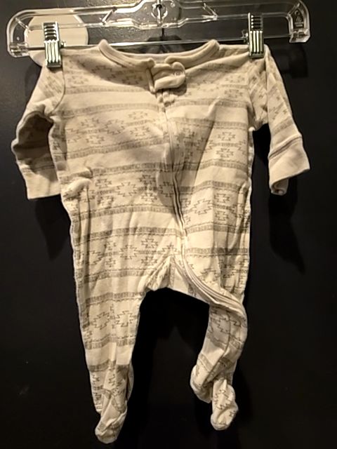 Off white Yoga sprouts Tribal design sleeper, 3M B