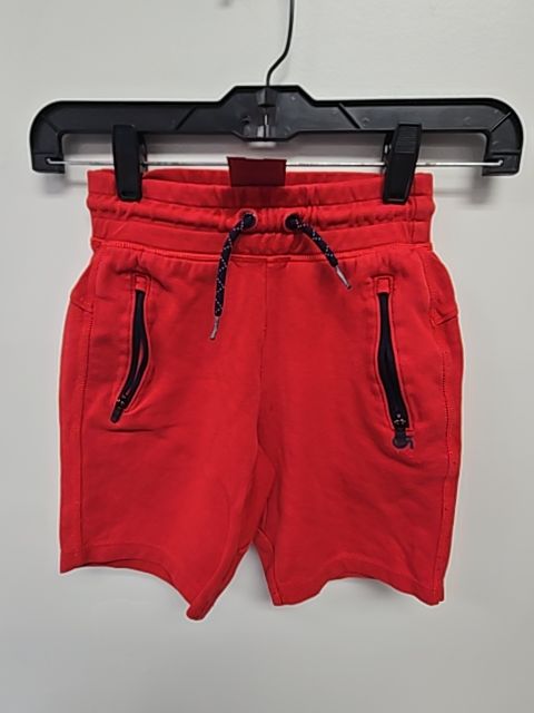 Red Gap Shorts, 6 B
