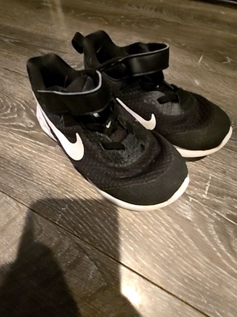 Black/white Nike Sneakers, 10