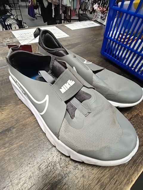 Grey/Whtie Nike Sneakers, 6.5Y B