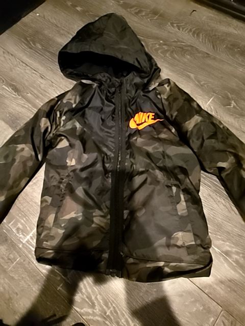 Camo Nike Zip jacket, 4T B