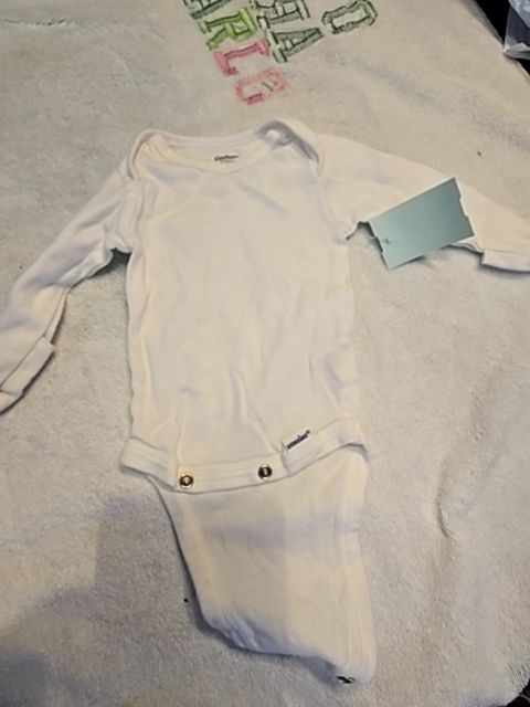 white Gerber Long Sleeve Onesie, 0-3M B