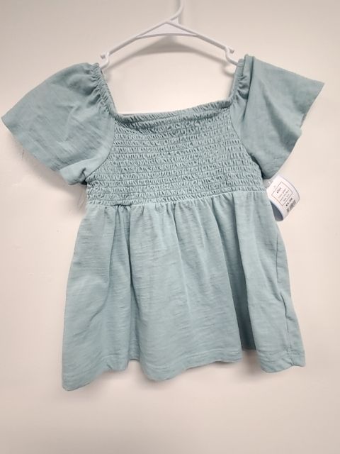 green Old Navy shirt, 8 G