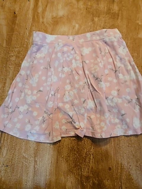 Pink/White Flowers Childrens Place Outfit, 5T G
