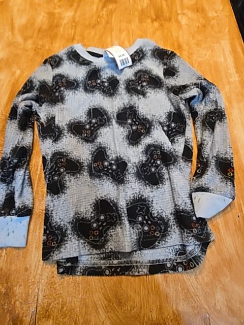 Grey Game Controller Members Mark Pjs, 4T B