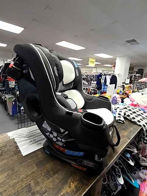 Black/white Graco Extend2fit conv carseat