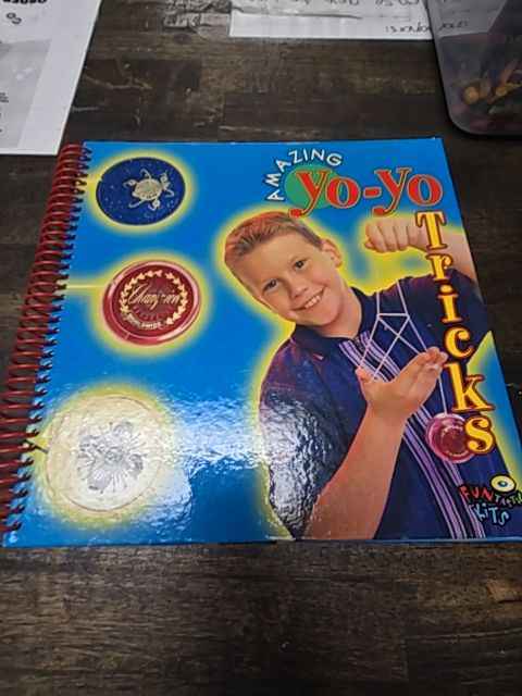 Amazing Yo-Yo Tricks Book