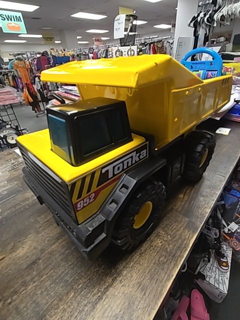 Yellow/Black Tonka Metal Dump Truck