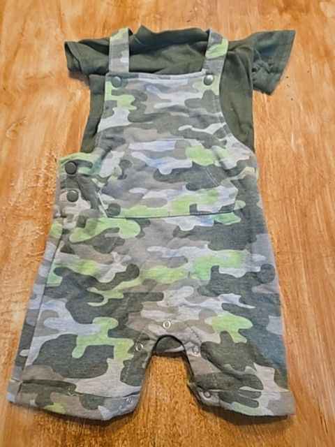 Gren/camo Wonder nation Shirt and bibs, 6M B