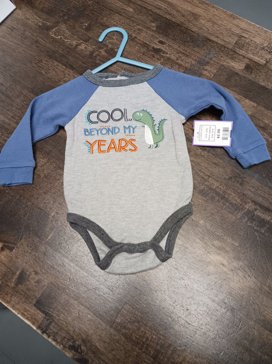 grey WeePlay Long Sleeve Dino Onesie 3-6m, 3M B