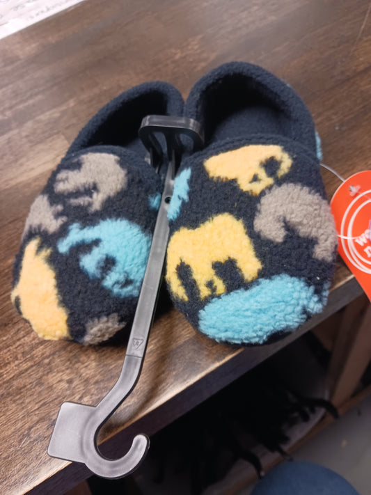 Black Animals Wonder Nation Slippers, 7 B