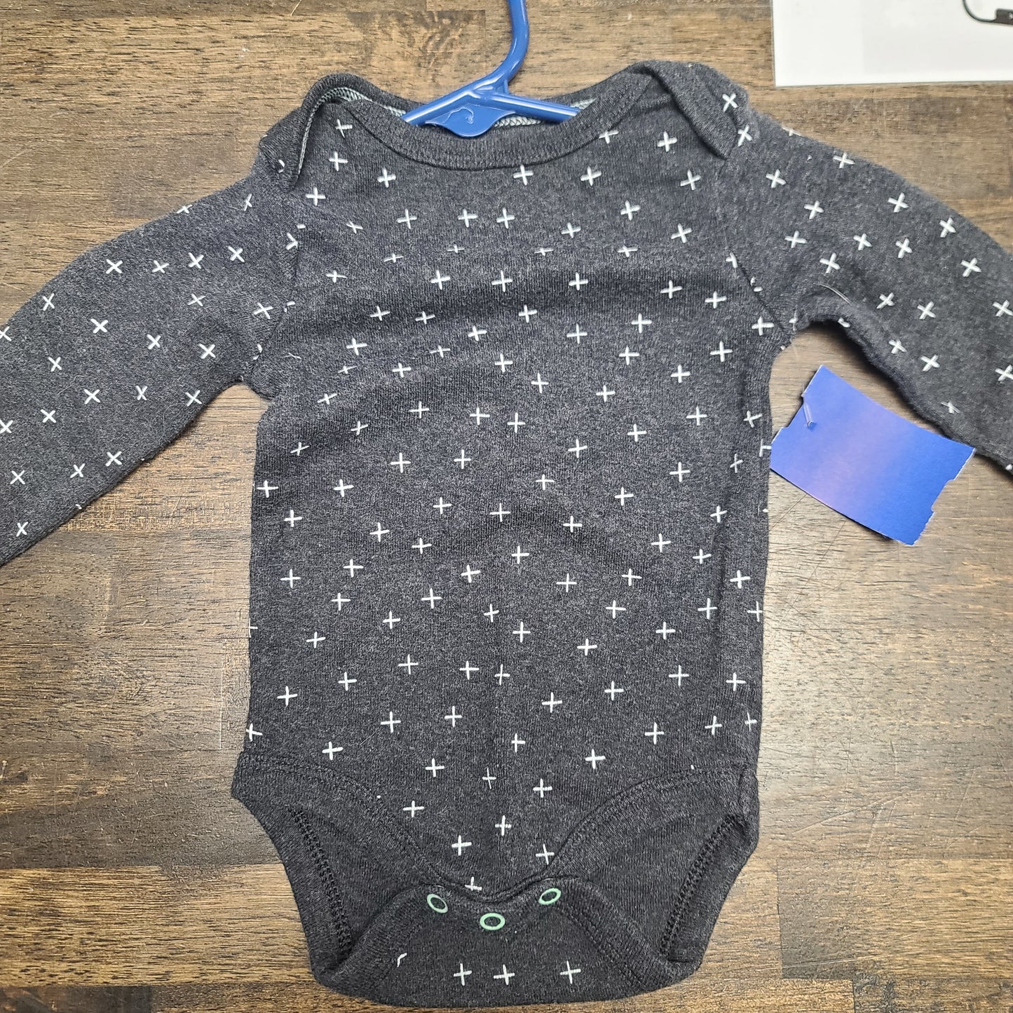 grey cloud island white =+ long sleeve onesie, NB B