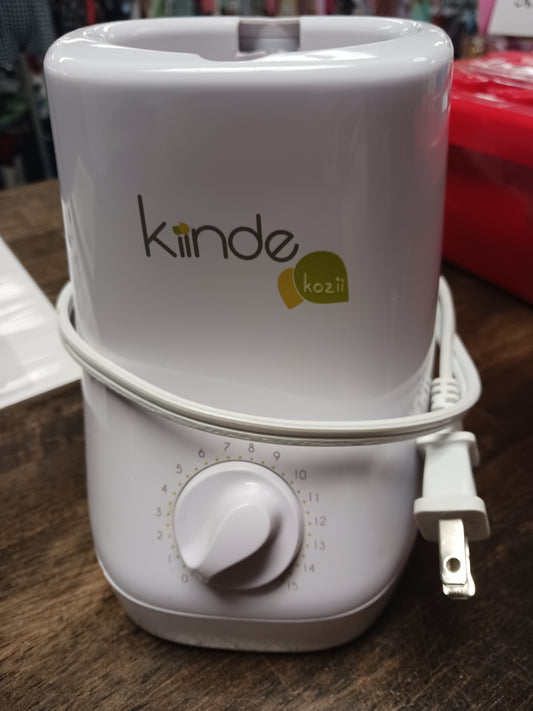 White Kiinde Bottle Warmer