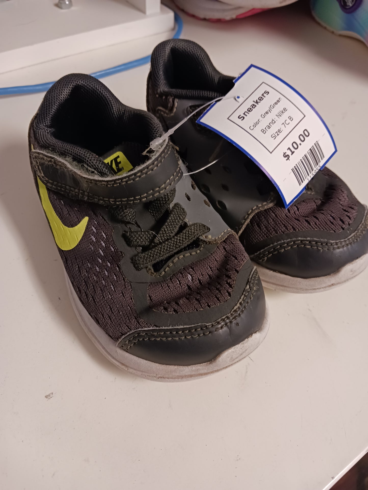 Grey/Green Nike Sneakers, 7C B