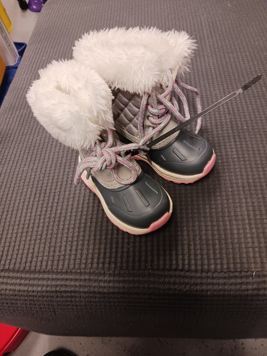 Grey/Pink Carters Snow Boots, 5C G