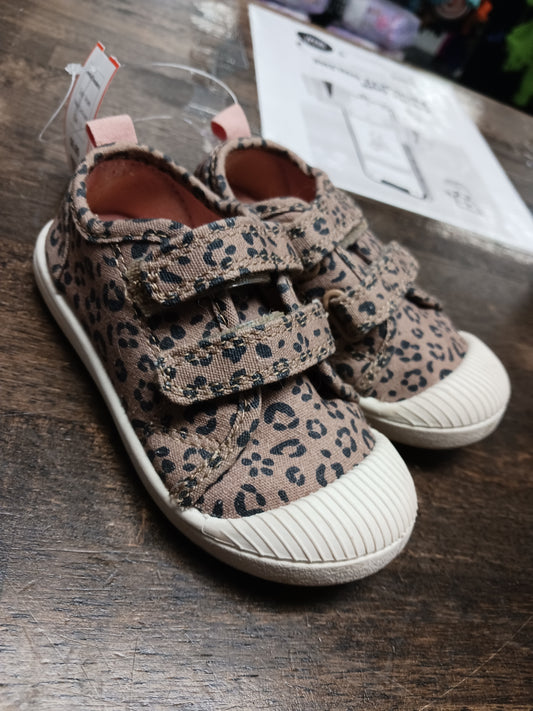 Brown Cat & Jack Cheetah Sneakers, 7 G